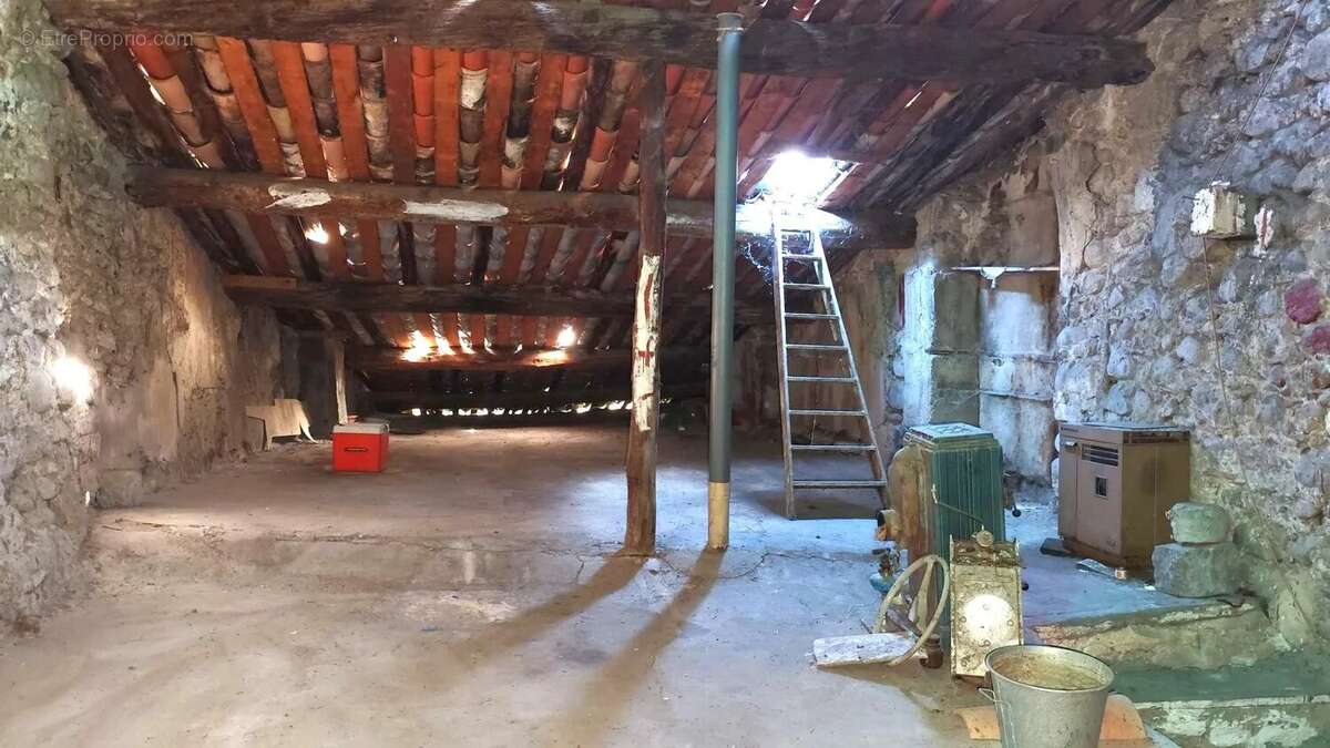 Maison à PUGET-THENIERS