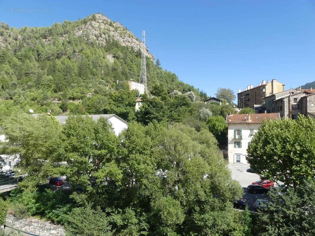 Maison à PUGET-THENIERS