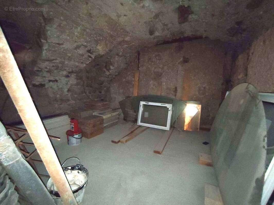 Maison à PUGET-THENIERS