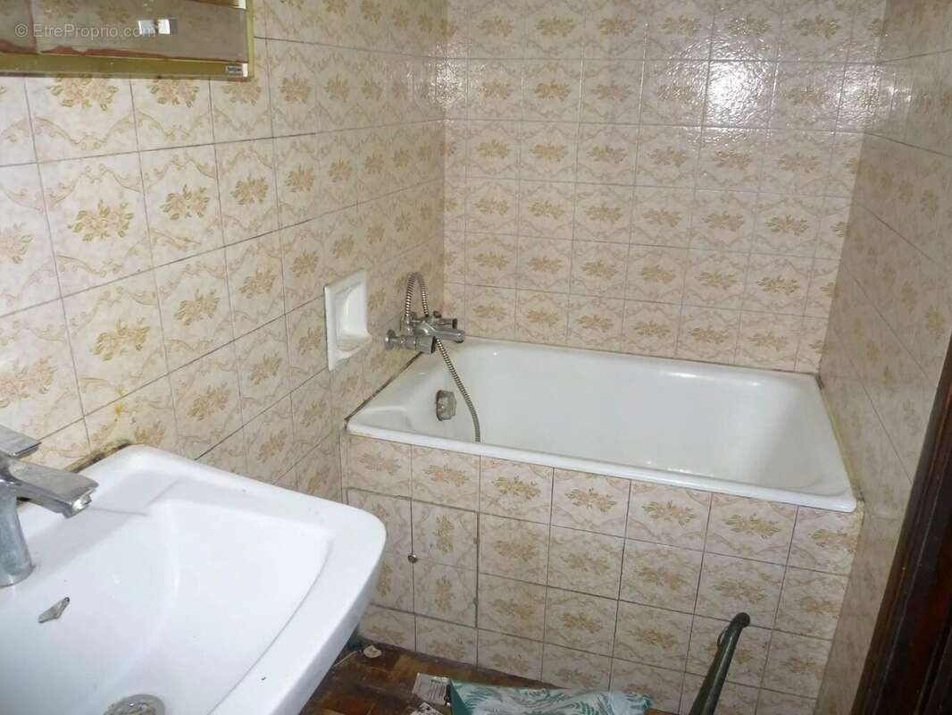 Maison à PUGET-THENIERS