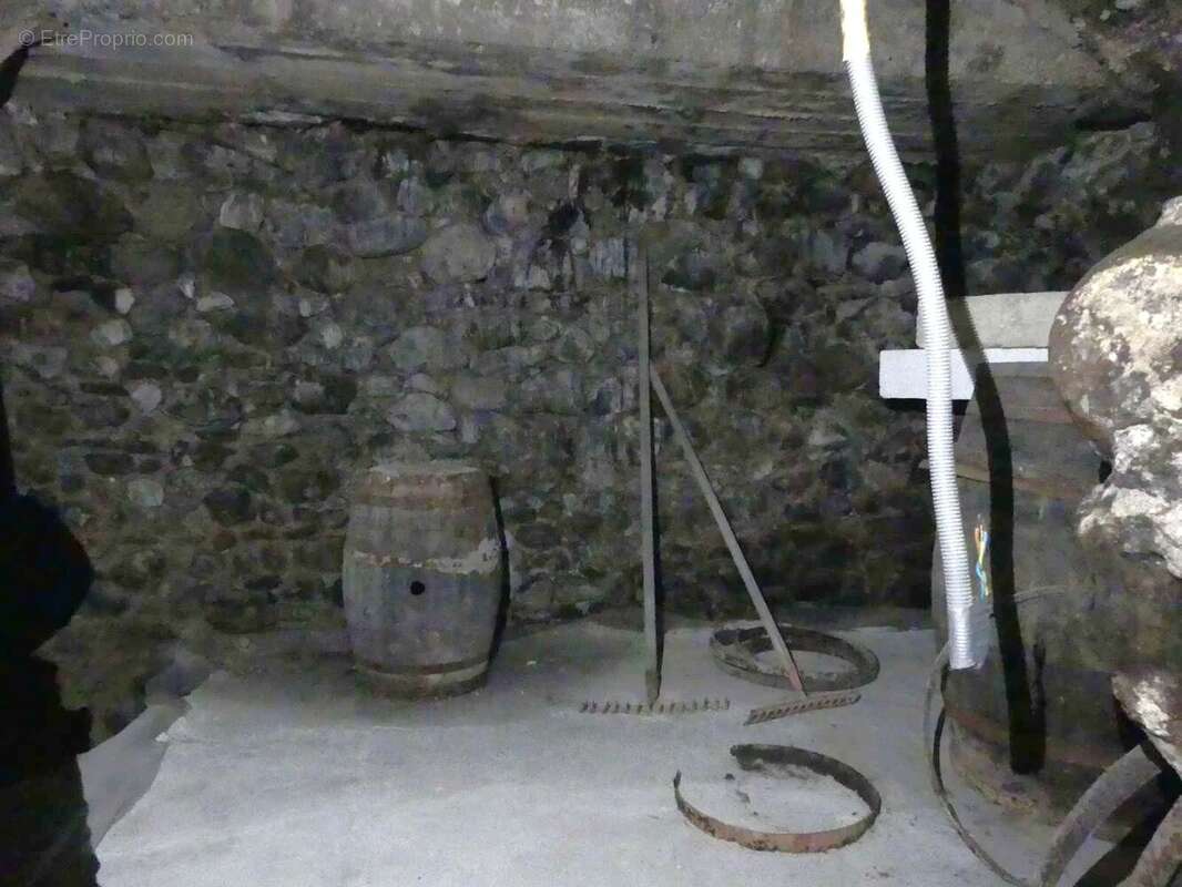 Maison à PUGET-THENIERS