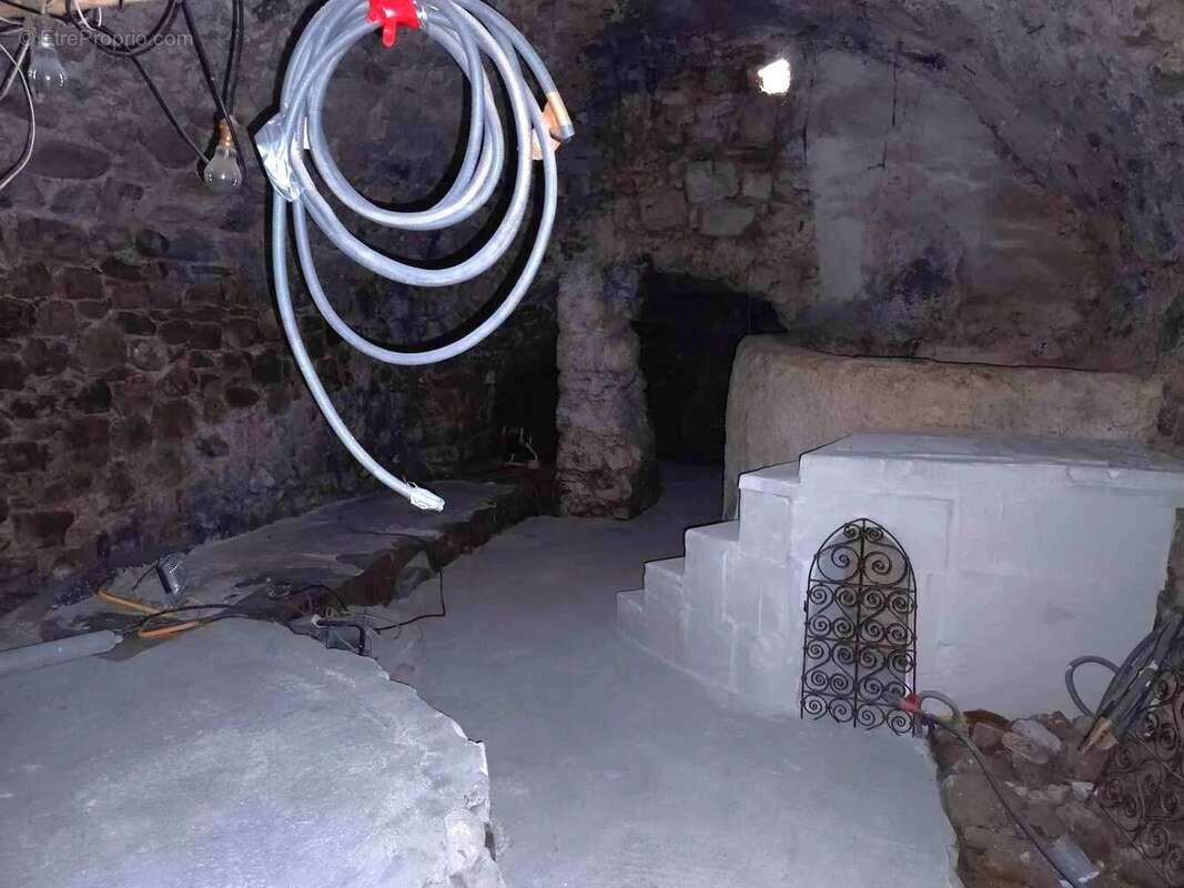 Maison à PUGET-THENIERS