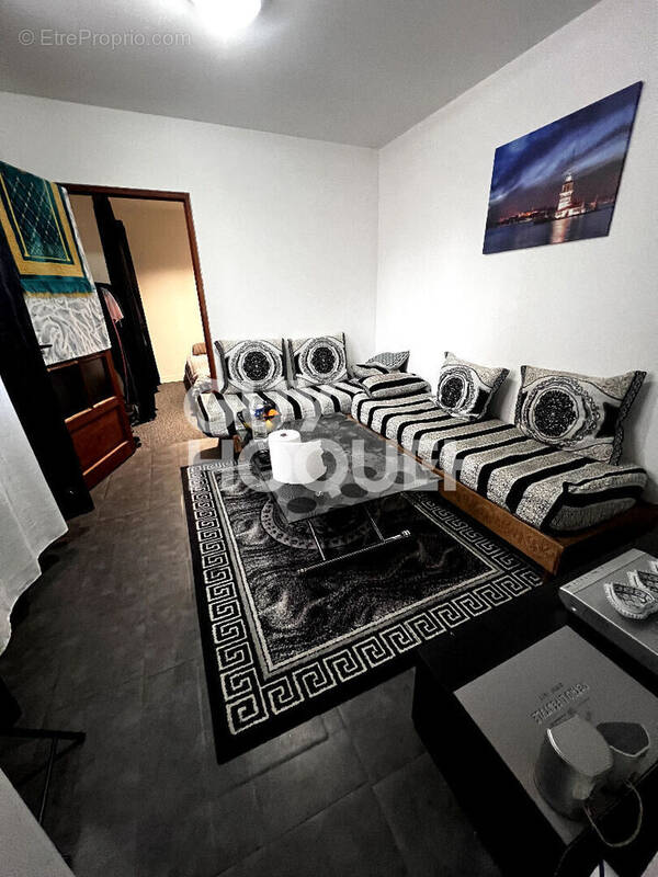 Appartement à LES PAVILLONS-SOUS-BOIS