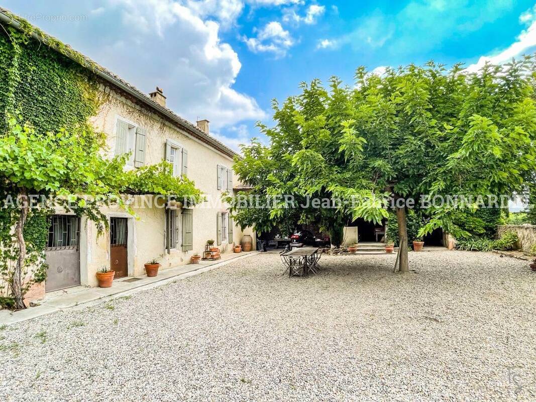 Maison à LA BAUME-DE-TRANSIT