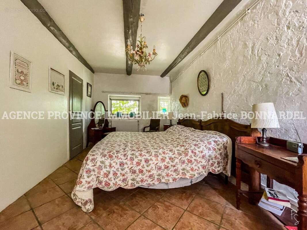 Maison à LA BAUME-DE-TRANSIT