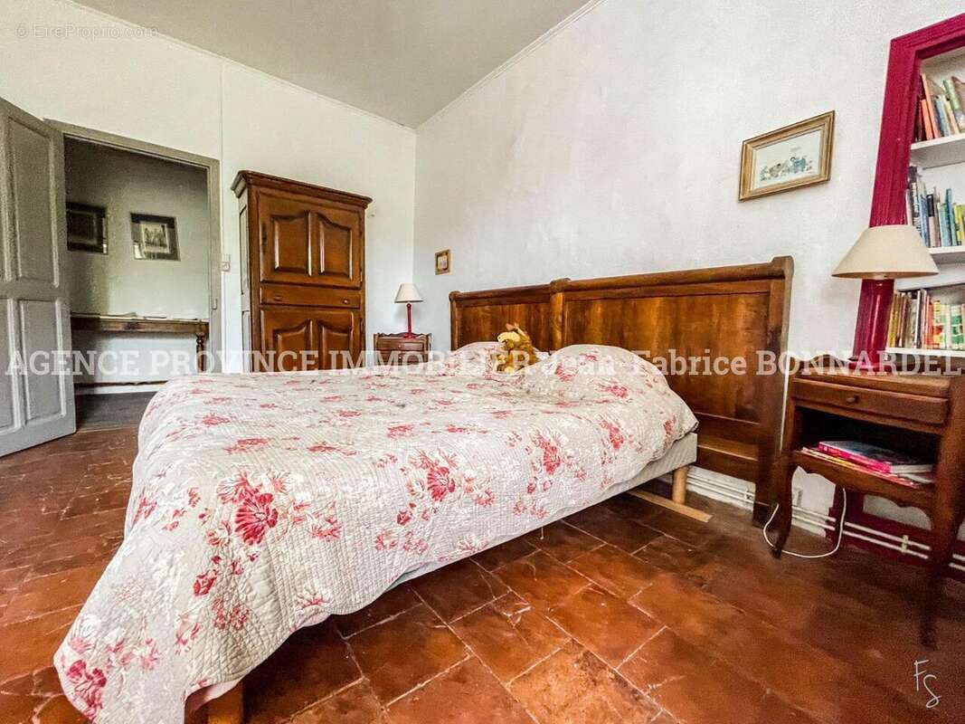 Maison à LA BAUME-DE-TRANSIT