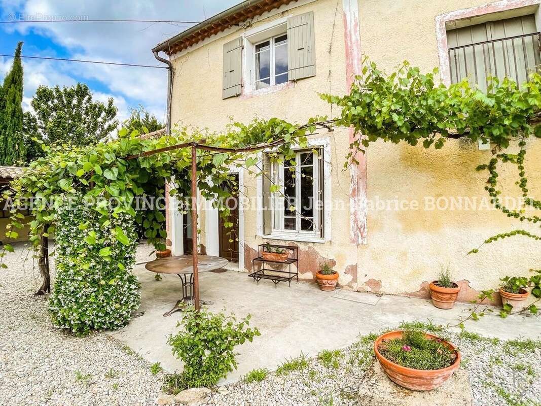 Maison à LA BAUME-DE-TRANSIT