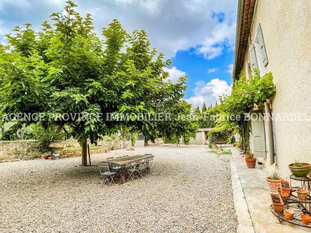 Maison à LA BAUME-DE-TRANSIT