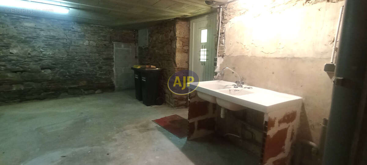 Maison à MUR-DE-BRETAGNE