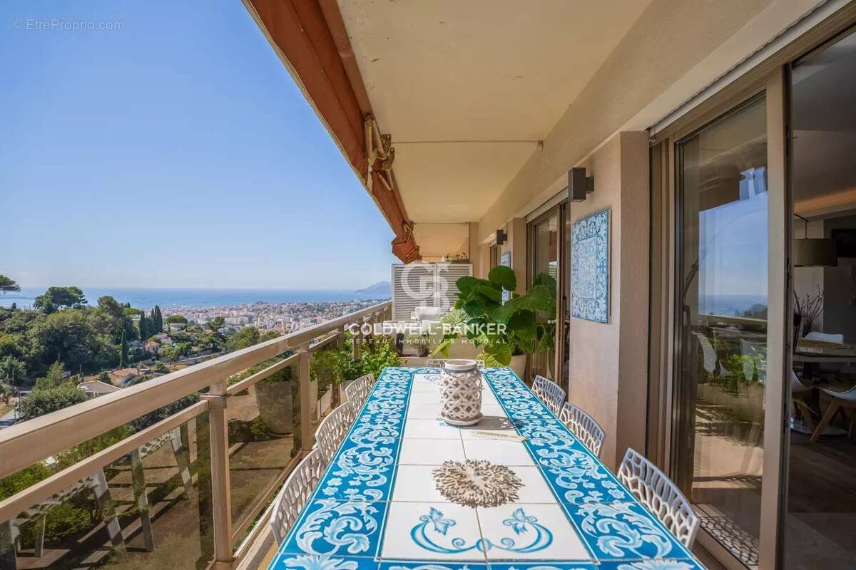 Appartement à LE CANNET