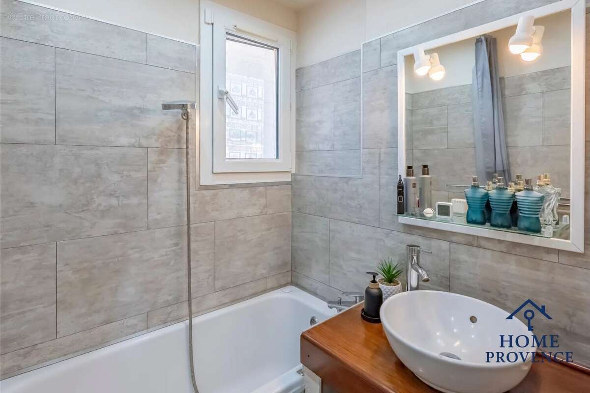 Appartement à SANARY-SUR-MER