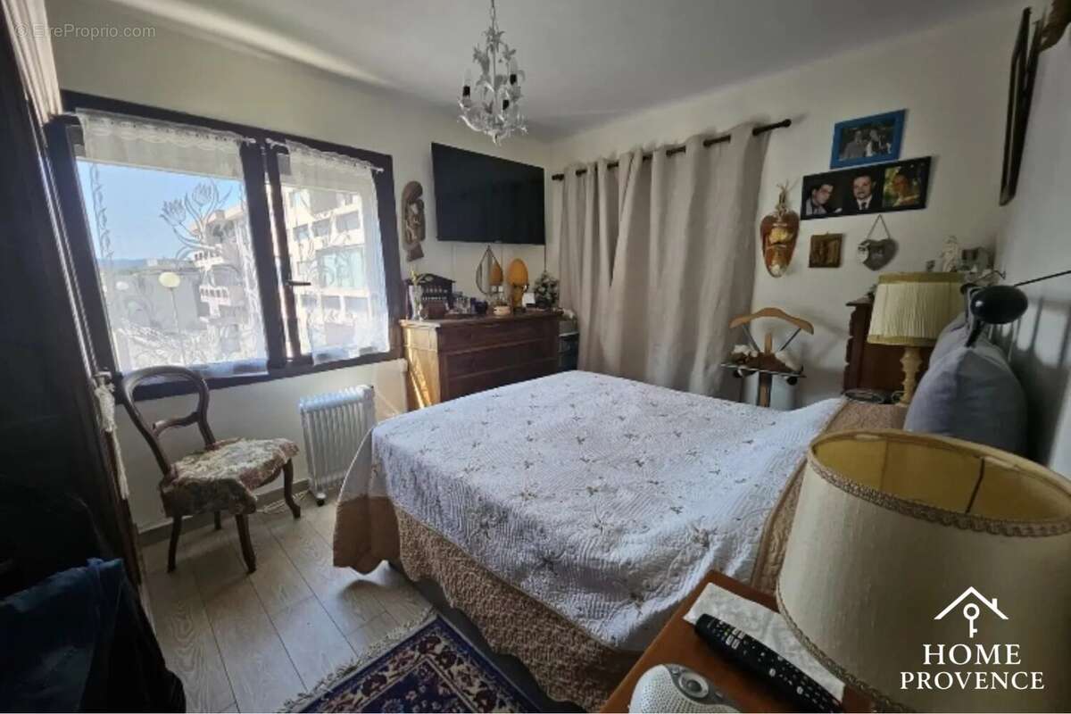 Appartement à SIX-FOURS-LES-PLAGES