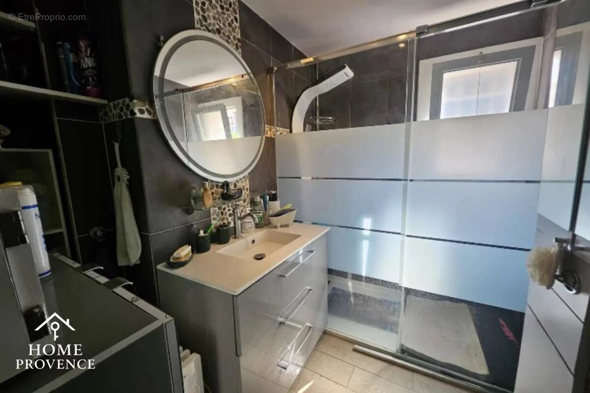 Appartement à SIX-FOURS-LES-PLAGES