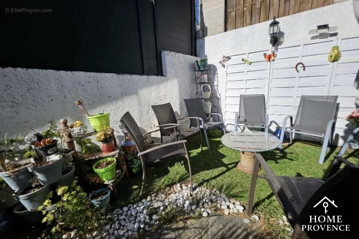 Appartement à SIX-FOURS-LES-PLAGES