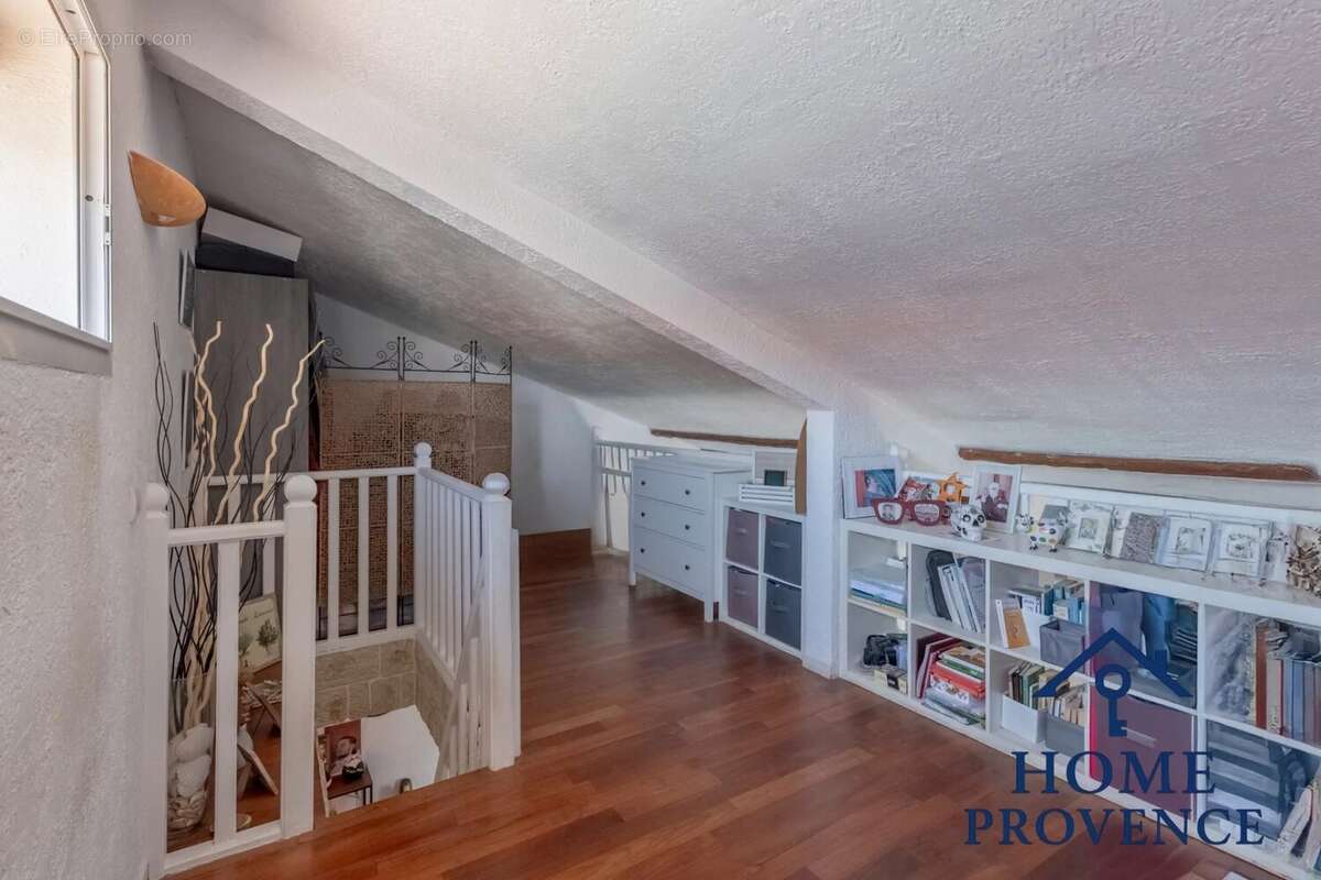 Appartement à SIX-FOURS-LES-PLAGES