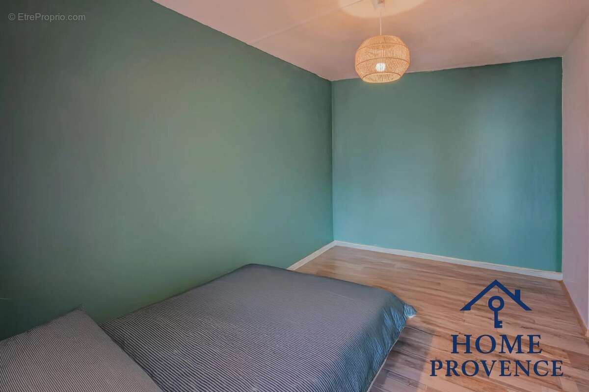 Appartement à SIX-FOURS-LES-PLAGES