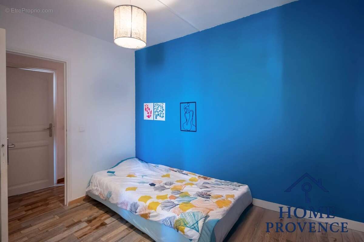 Appartement à SIX-FOURS-LES-PLAGES