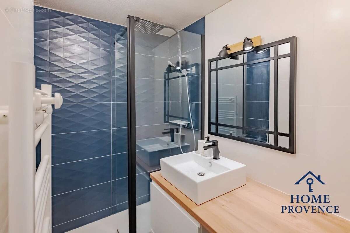 Appartement à SIX-FOURS-LES-PLAGES