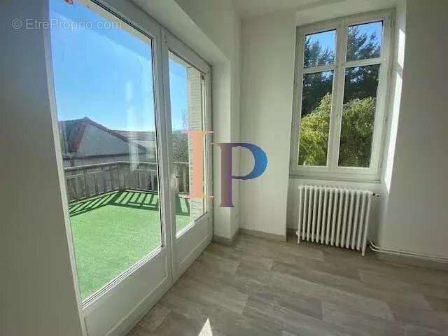 Appartement à CHARLIEU