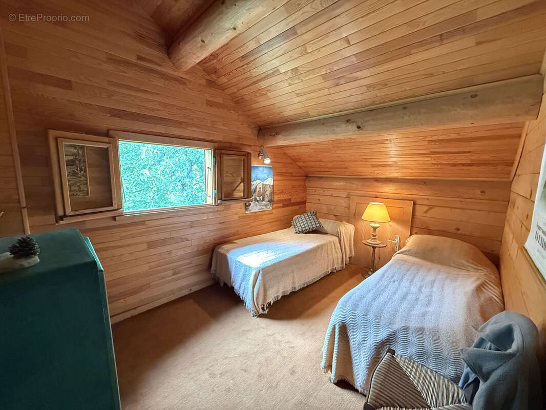 Maison à LES ALLUES