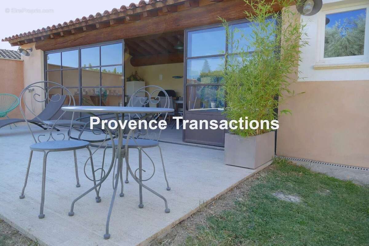 Maison à VACQUEYRAS