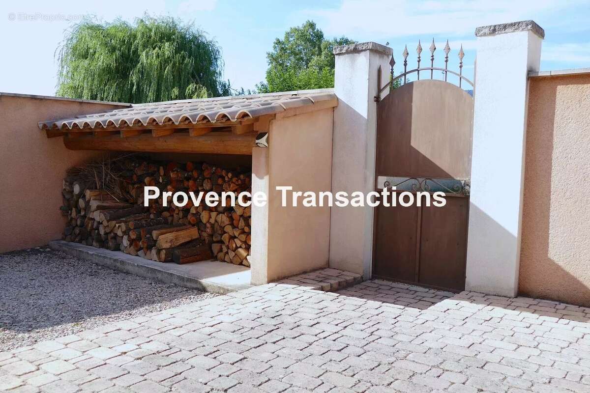 Maison à VACQUEYRAS