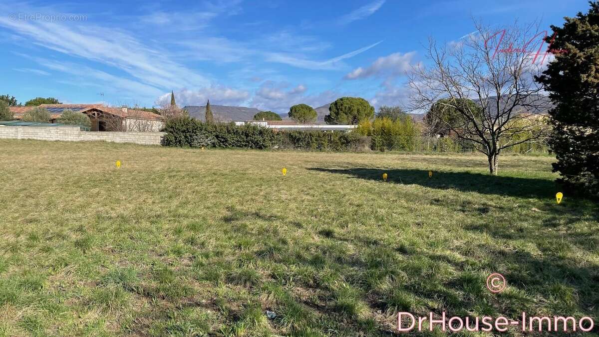 Terrain à ALBA-LA-ROMAINE