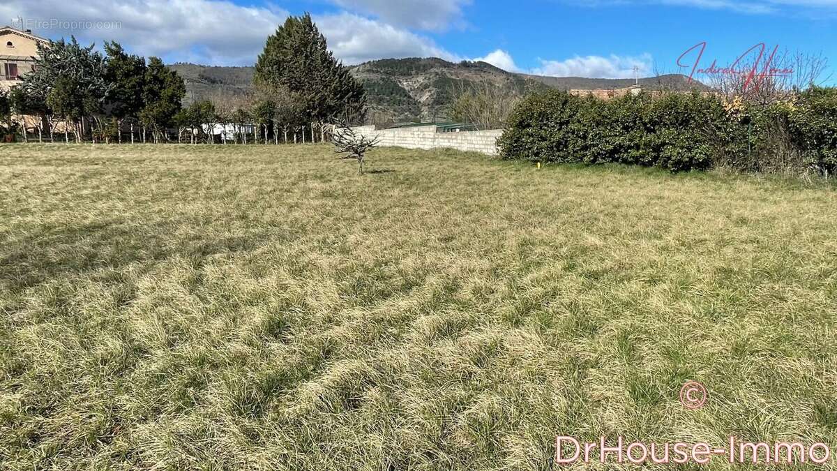 Terrain à ALBA-LA-ROMAINE