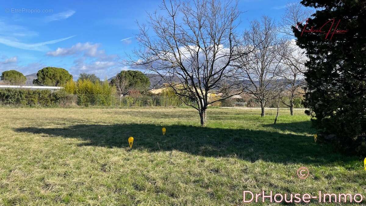 Terrain à ALBA-LA-ROMAINE