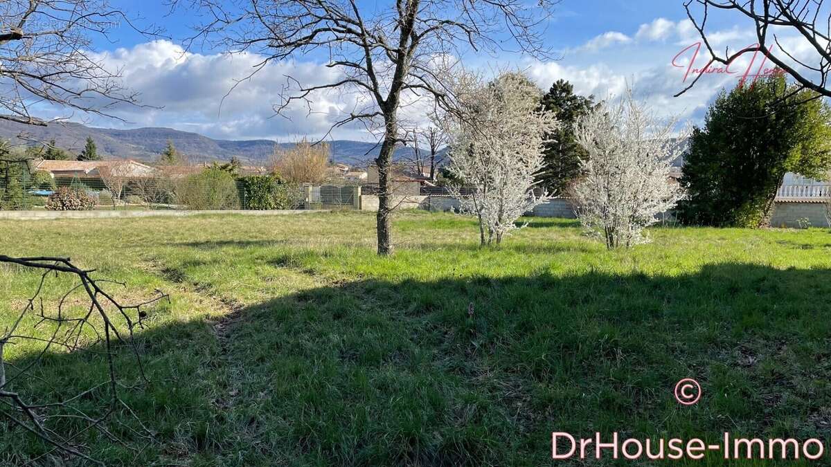 Terrain à ALBA-LA-ROMAINE