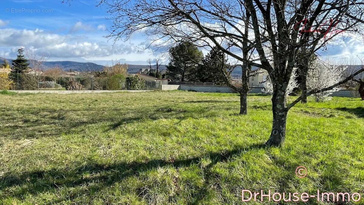 Terrain à ALBA-LA-ROMAINE