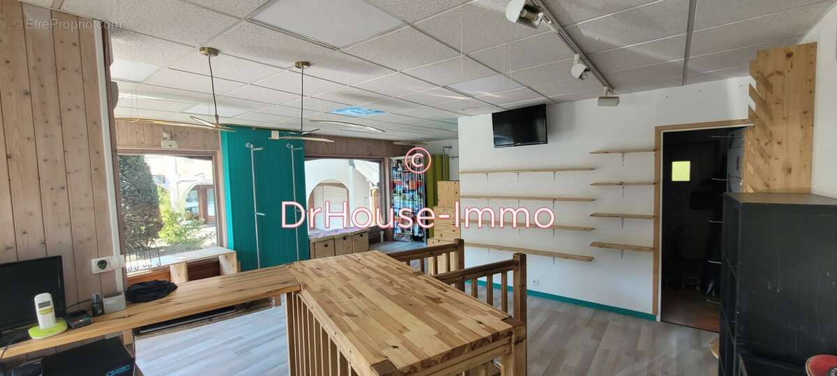 Commerce à MORILLON