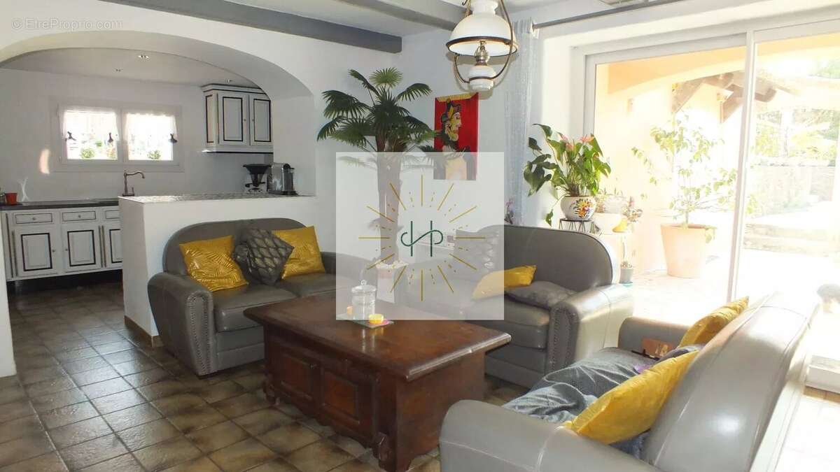 Maison à MONTELIMAR