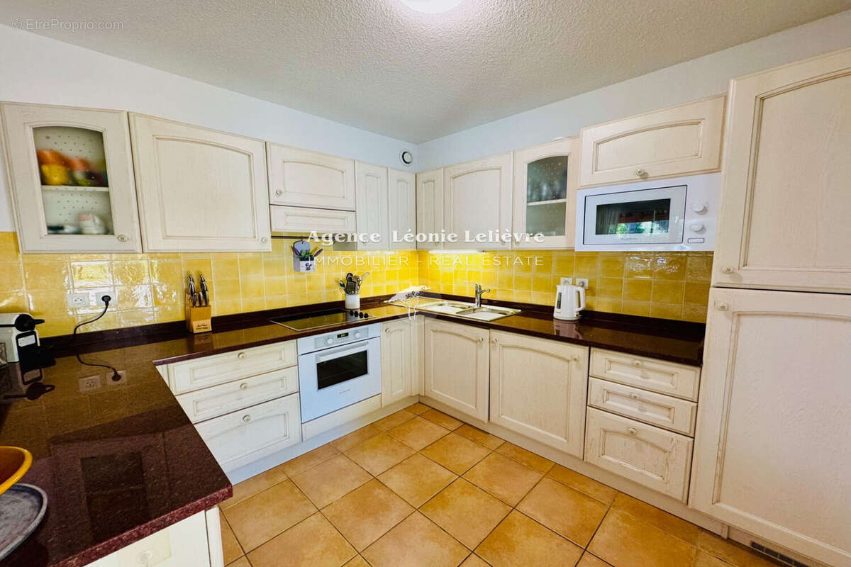 Maison à LES ISSAMBRES