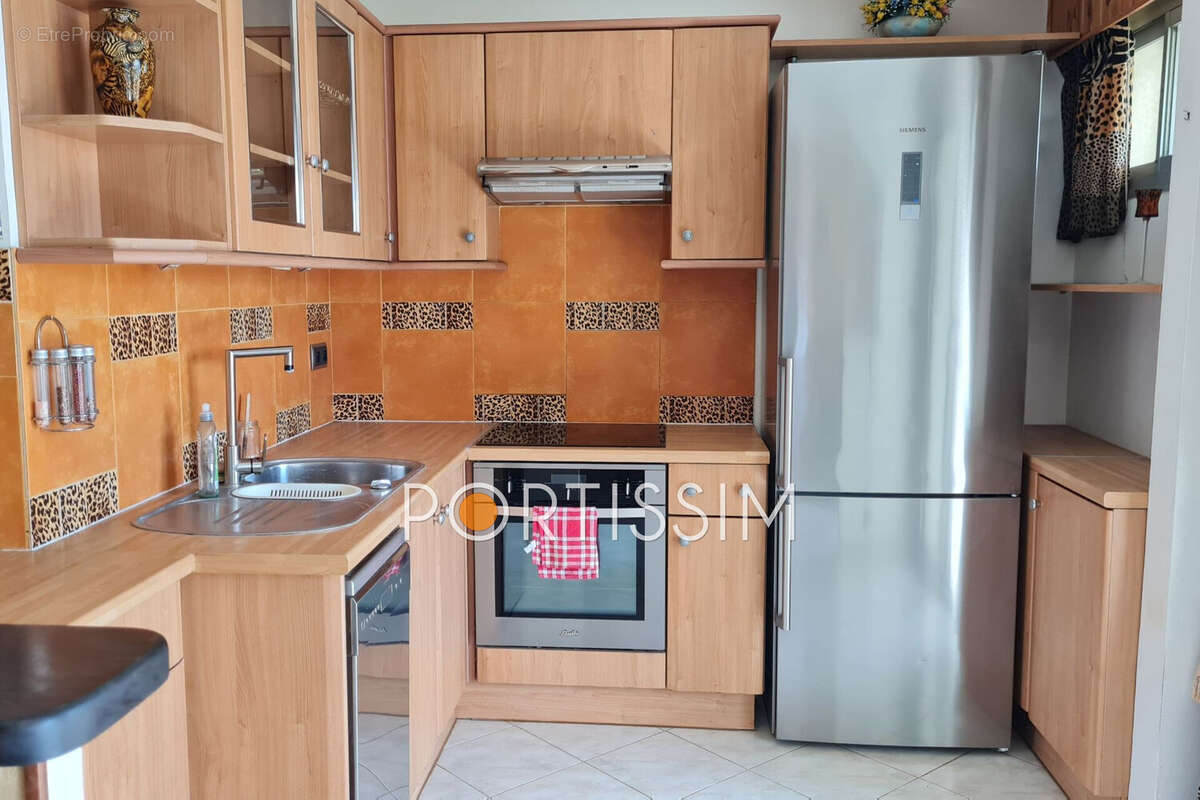 Appartement à SAINT-LAURENT-DU-VAR