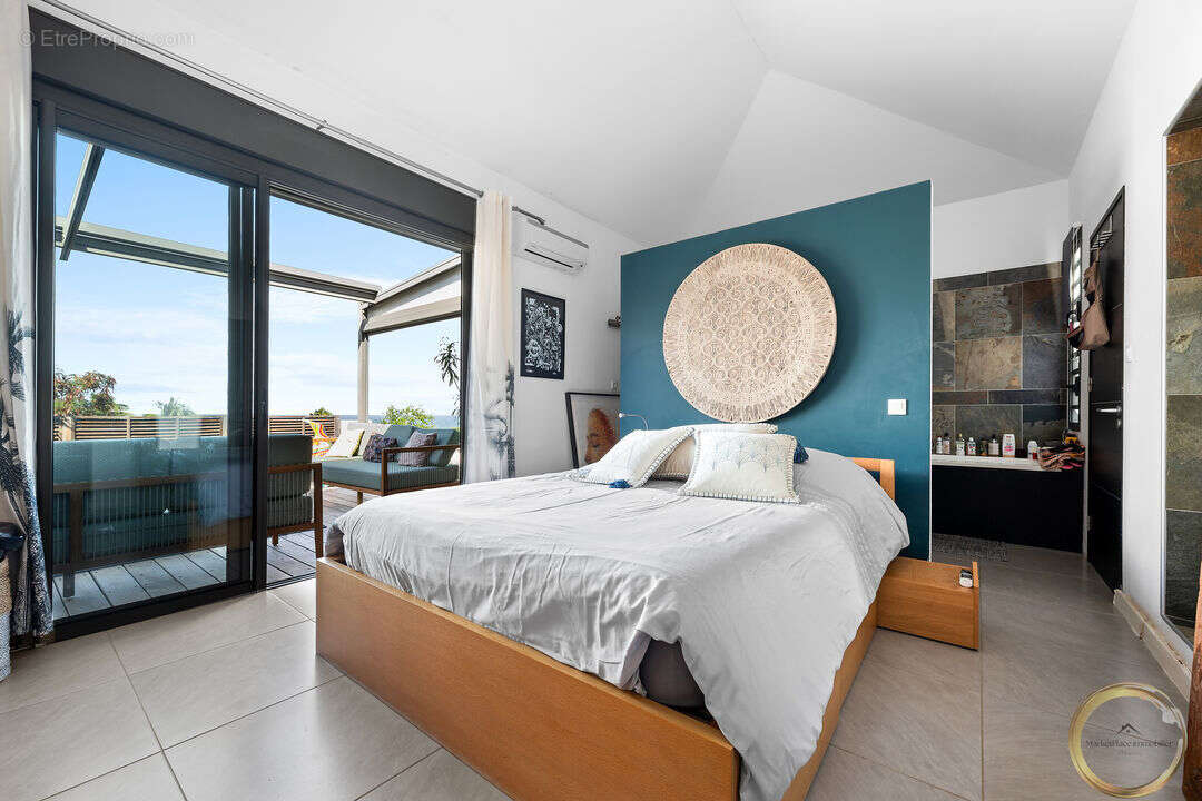 Suite 1 donnant sur la  piscine - Maison à SAINT-PAUL