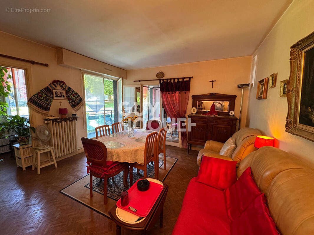 Appartement à CHAVILLE