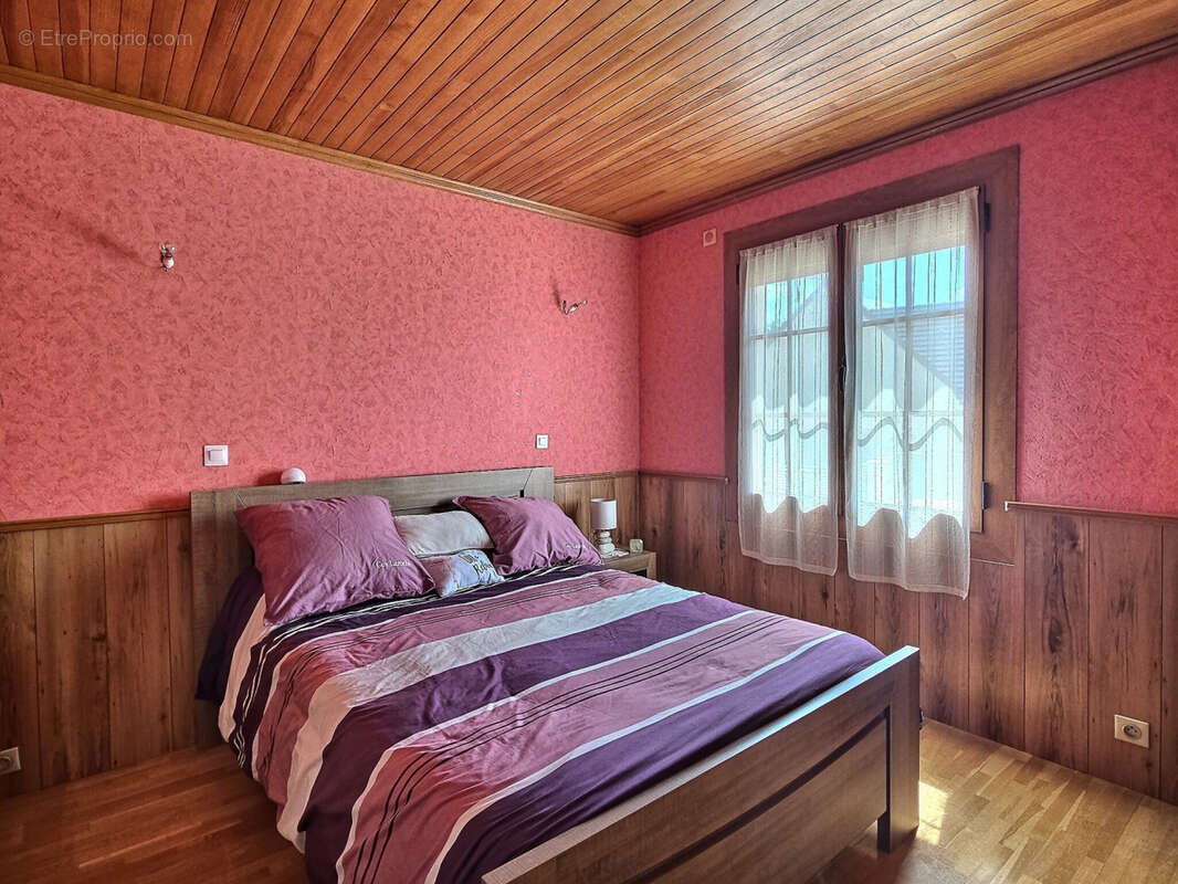 Maison à SAINT-PIERRE-LES-NEMOURS