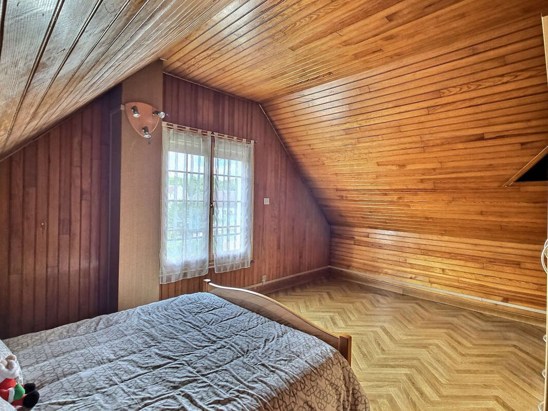 Maison à SAINT-PIERRE-LES-NEMOURS