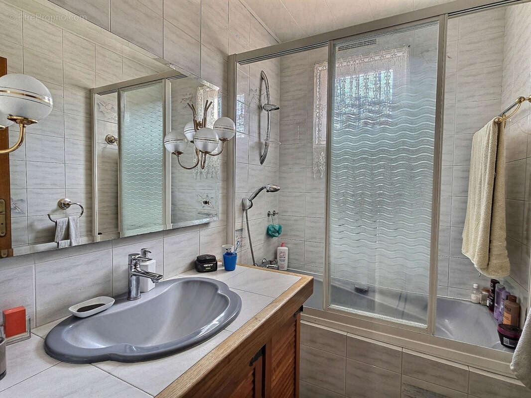 Maison à SAINT-PIERRE-LES-NEMOURS