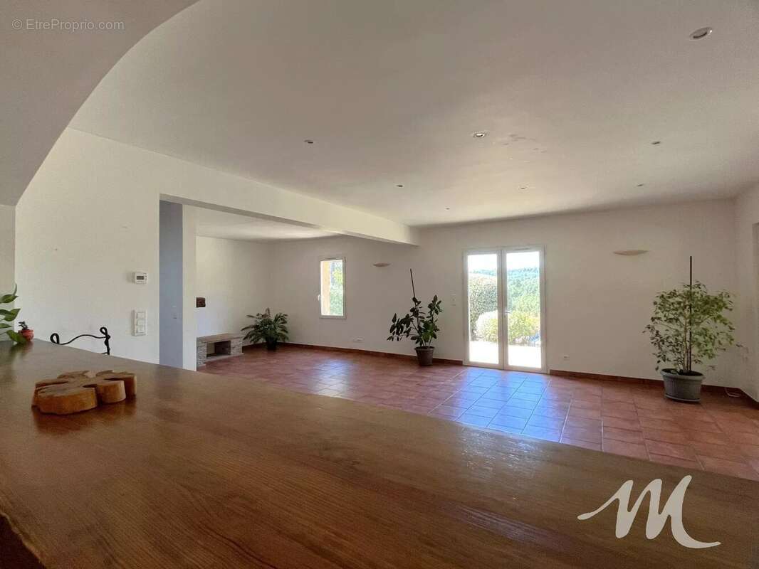 Maison à FOX-AMPHOUX