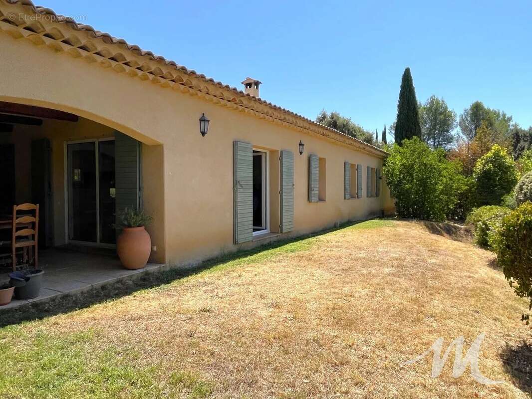 Maison à FOX-AMPHOUX