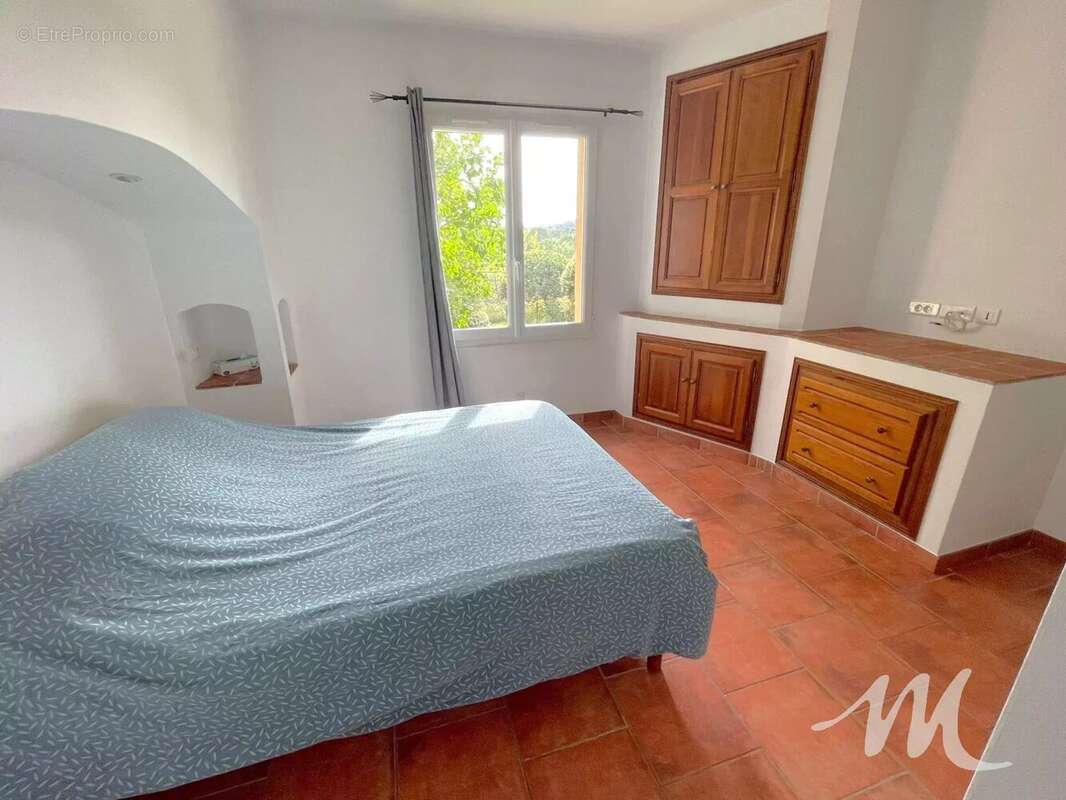 Maison à FOX-AMPHOUX