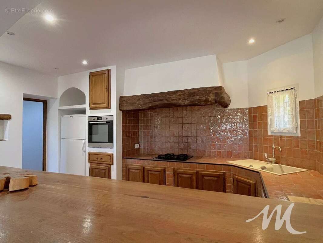 Maison à FOX-AMPHOUX