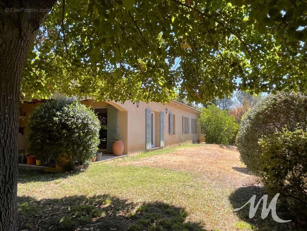 Maison à FOX-AMPHOUX