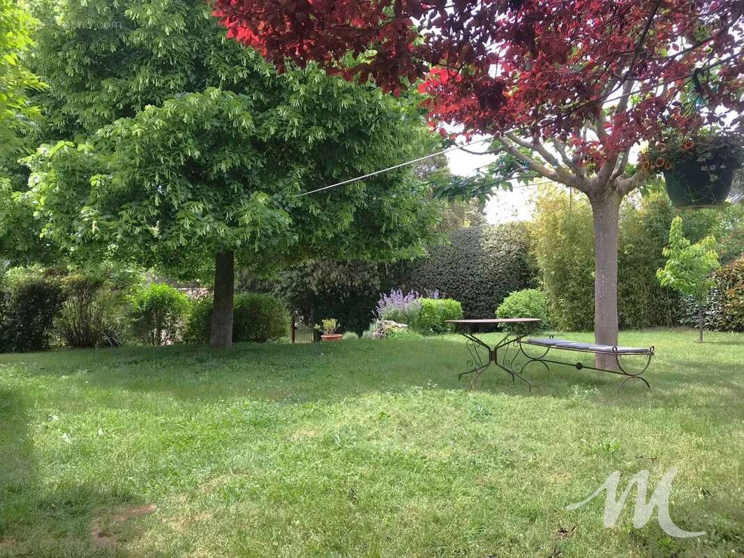 Maison à FOX-AMPHOUX