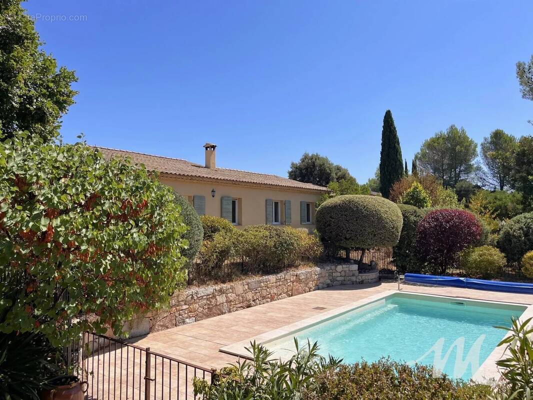 Maison à FOX-AMPHOUX