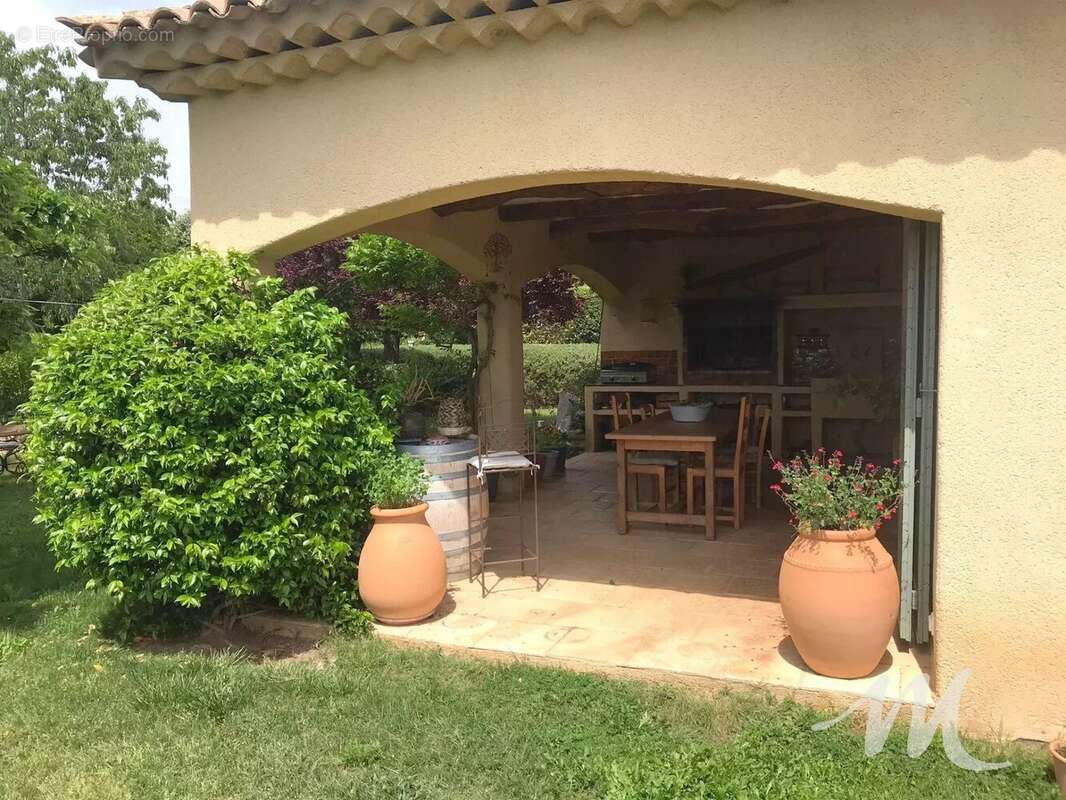 Maison à FOX-AMPHOUX