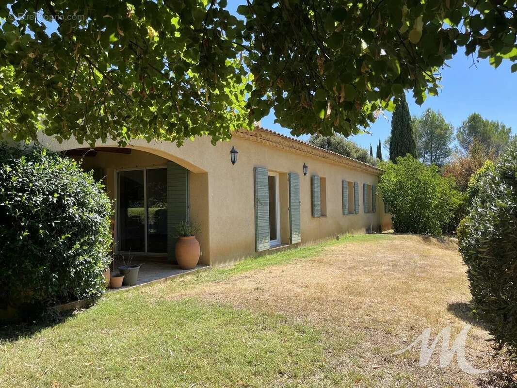 Maison à FOX-AMPHOUX