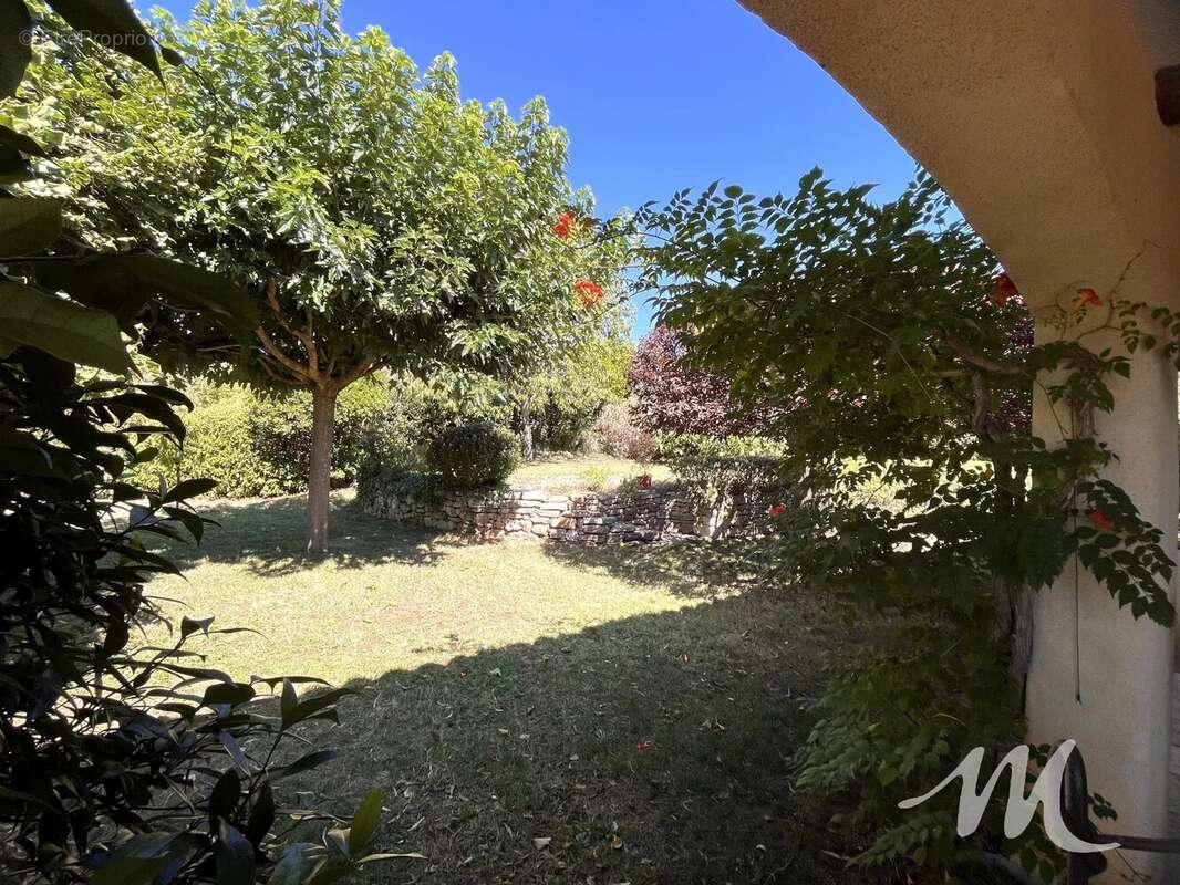 Maison à FOX-AMPHOUX